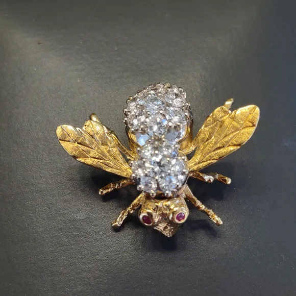 Diamond Bee pin brooch Ruby eyes, 18k yellow gold, Herbert Rosenthal, Natural - Picture 7 of 15